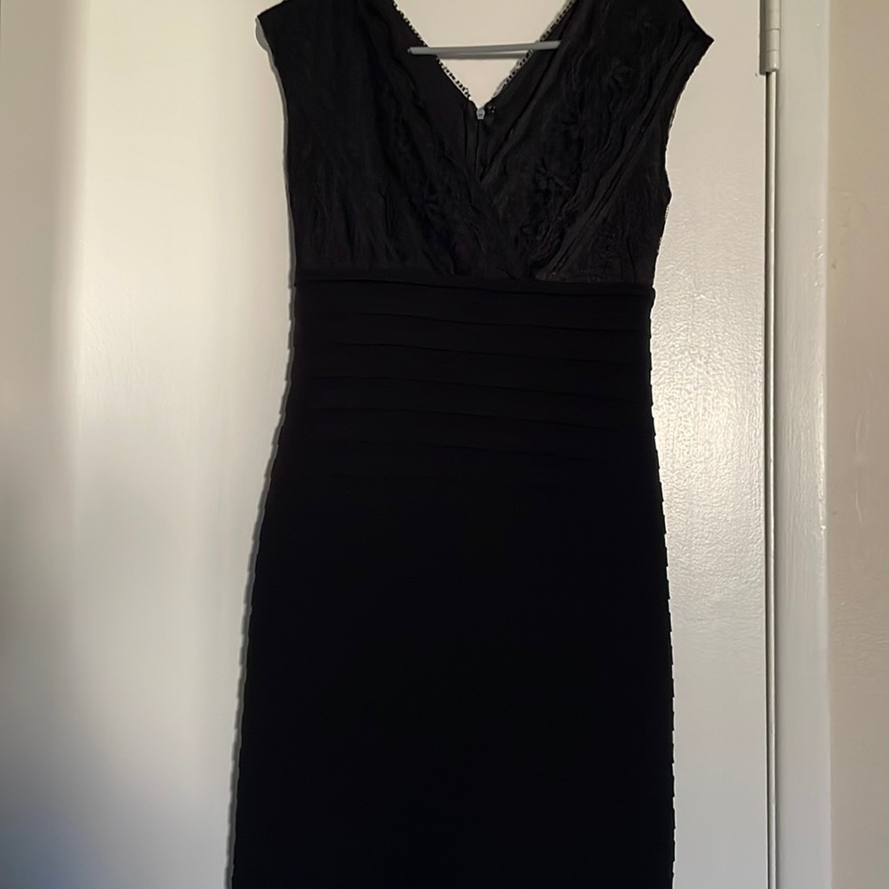Diana Ferrari dress size XS color black in very good condition